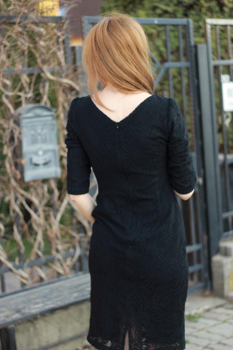 Rochie cu Spatele in V Din Dantela Neagra Joa